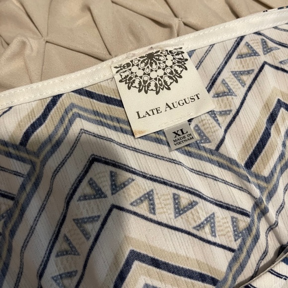 Geometric print blouse blue and white 3/4 sleeve - Picture 3 of 3